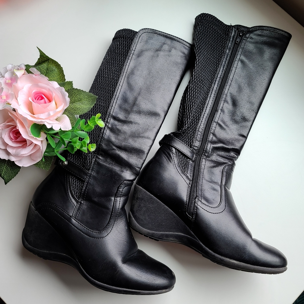 👠 Wedge Heeled Boots
